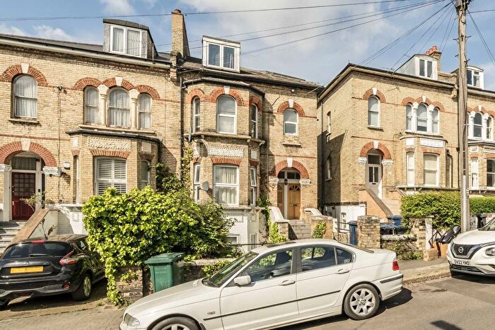 3 Bedroom Flat For Sale In Second Avenue, London, NW4