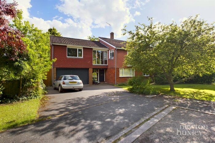 6 Bedroom Detached House To Rent In Queen Anne Drive, Claygate, Esher, KT10