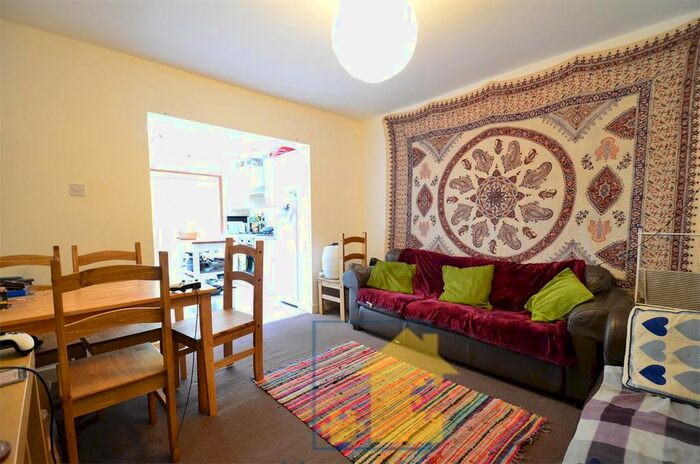 5 Bedroom Semi-Detached House To Rent In Selly Oak, Birmingham, B29