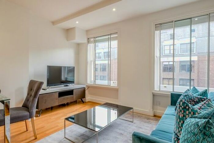 2 Bedroom Flat To Rent In Flat Cedar House, Nottingham Place, Marylebone, W1U