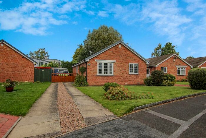 3 Bedroom Detached Bungalow To Rent In Reygate Grove, Copmanthorpe, York, YO23