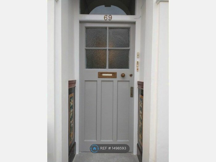 3 Bedroom Flat To Rent In Percy Road, London, W12