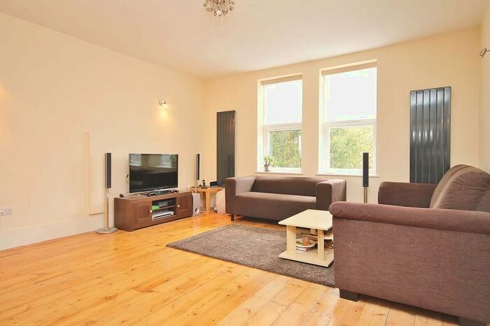 2 Bedroom Flat To Rent In Montpelier Avenue, Ealing W5