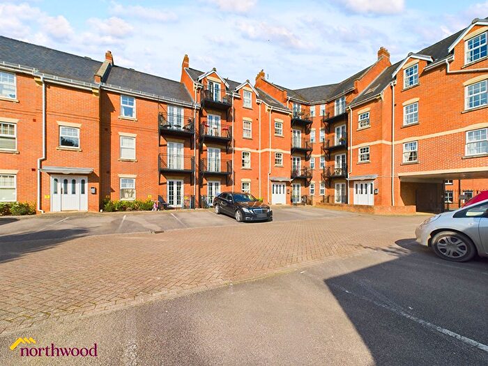 2 Bedroom Flat To Rent In Marlborough Road, Banbury, OX16