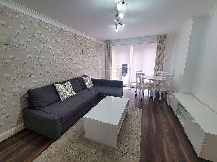 1 Bedroom Flat To Rent In Ensign Street, Sapphire Court, E1