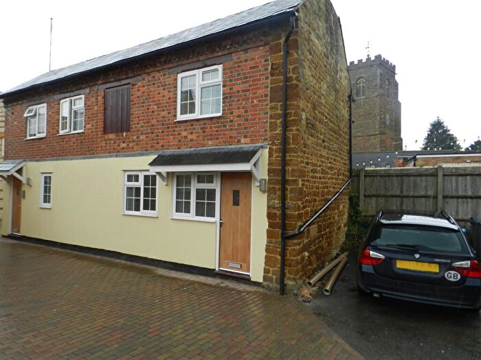 1 Bedroom Flat To Rent In Towcester, NN12