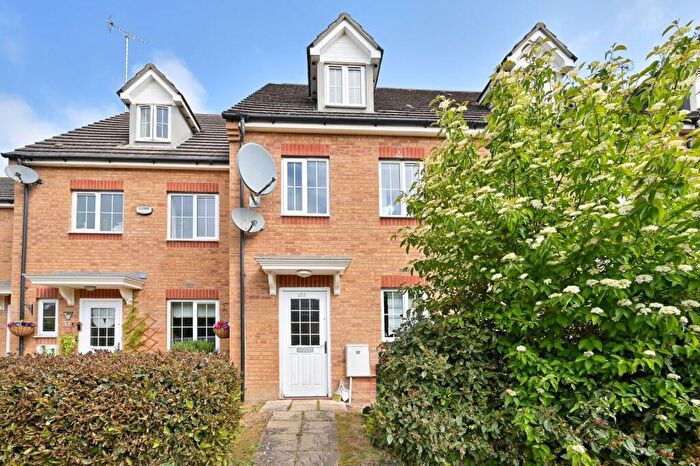 3 Bedroom End Of Terrace House For Sale In Johnson Drive, Hemel Hempstead, Leighton Buzzard, LU7