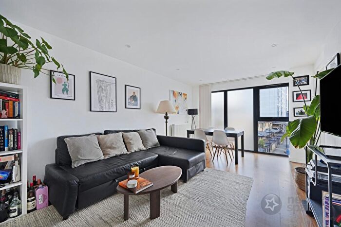 1 Bedroom Flat To Rent In Richmond Road, London, E8