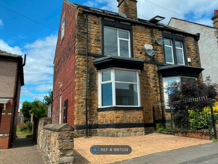 3 Bedroom Semi-Detached House To Rent In Laverack Street, Sheffield, S13