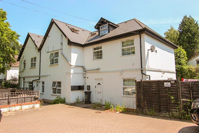 2 Bedroom Apartment For Sale In Sutton Lane, Banstead, SM7