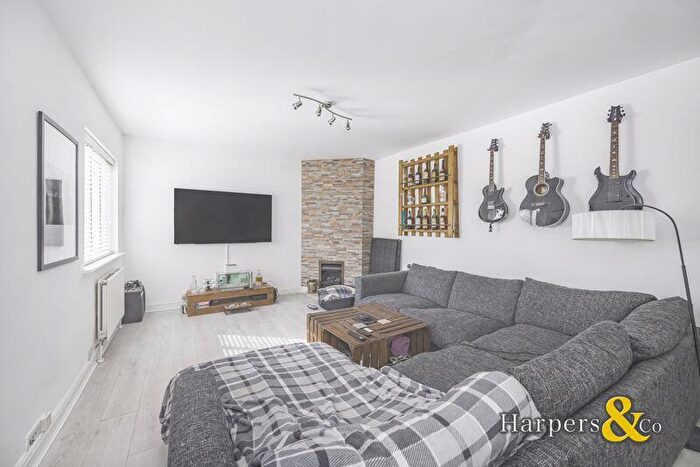 2 Bedroom Flat For Sale In Montpelier Avenue, Bexley, DA5