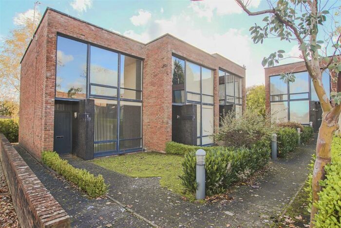 2 Bedroom End Of Terrace House To Rent In Glen Morag Gardens, Rochdale, OL11