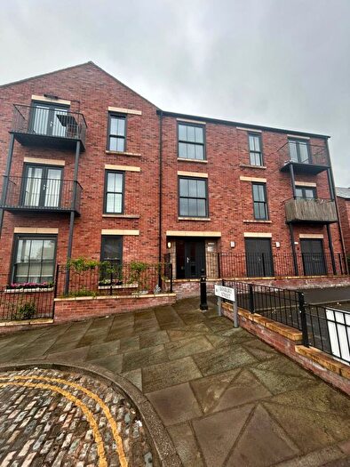 2 Bedroom Flat To Rent In Old Steps View, Stockport, SK1