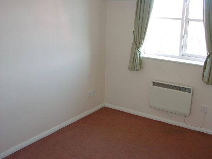 2 Bedroom Flat To Rent In Hursley Road, Chandler's Ford, Eastleigh, SO53
