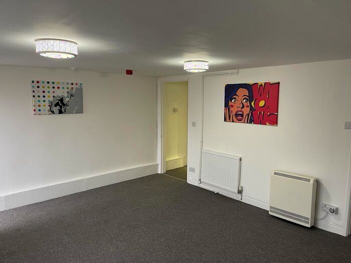 Studio To Rent In Austhorpe Road, Crossgates, Leeds, LS15