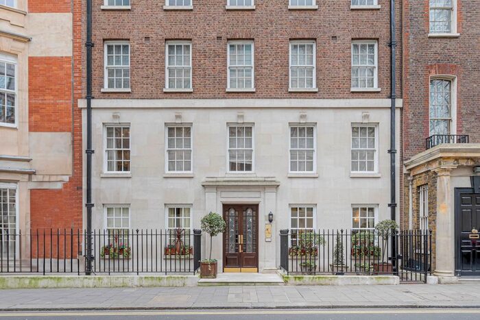 3 Bedroom Flat For Sale In Upper Grosvenor Street, Mayfair, London, United Kingdom, Mayfair, W1K