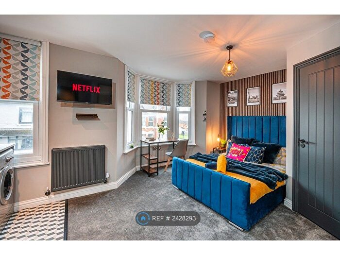 Studio To Rent In Swindon, Swindon, SN1