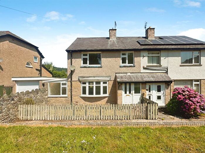 3 Bedroom Semi-Detached House For Sale In Llanerch Estate, Rowen, Conwy, LL32