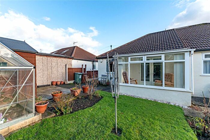 1 Bedroom Bungalow For Sale In Vesper Gardens, Kirkstall, Leeds, LS5