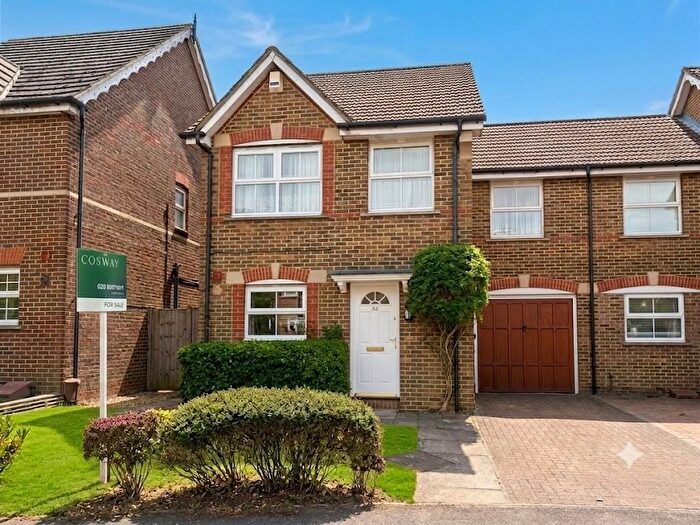 4 Bedroom Semi-Detached House For Sale In Colenso Drive, Mill Hill, NW7