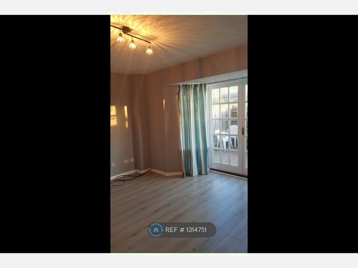 2 Bedroom Semi-Detached House To Rent In Larkvale, Aylesbury, HP19