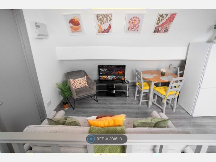 2 Bedroom Flat To Rent In The Loft, Sheldon, Birmingham, B26