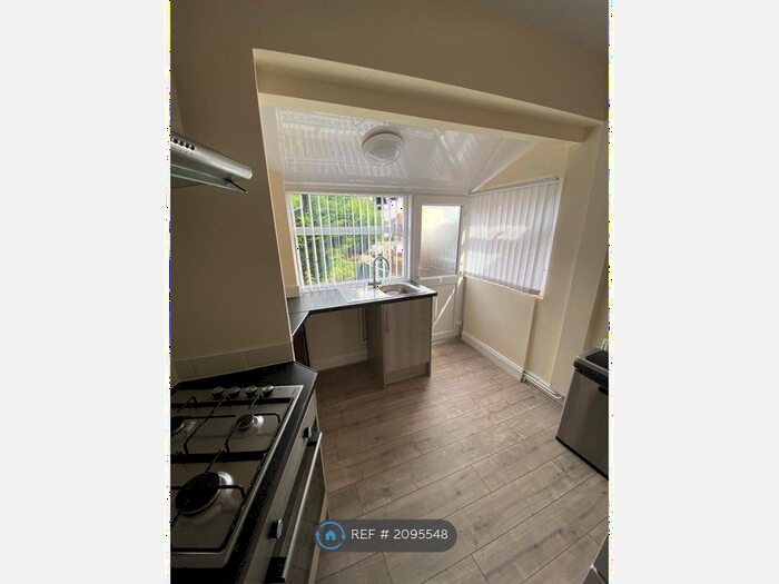 2 Bedroom Flat To Rent In East Prescot Road, Liverpool, L14