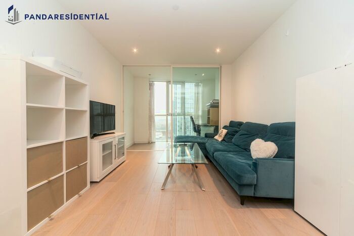 1 Bedroom Flat To Rent In Sky Gardens, Nine Elms, Vauxhall, London, SW8