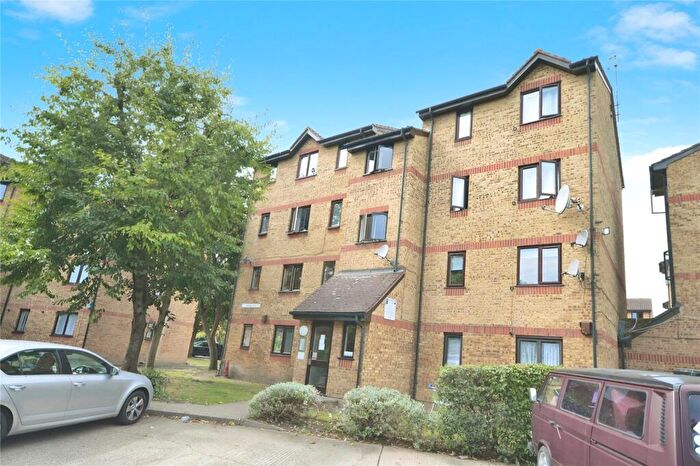 Flat For Sale In Myers Lane, London, SE14