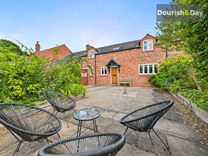 3 Bedroom Barn Conversion For Sale In The Hough, Malpas, SY14