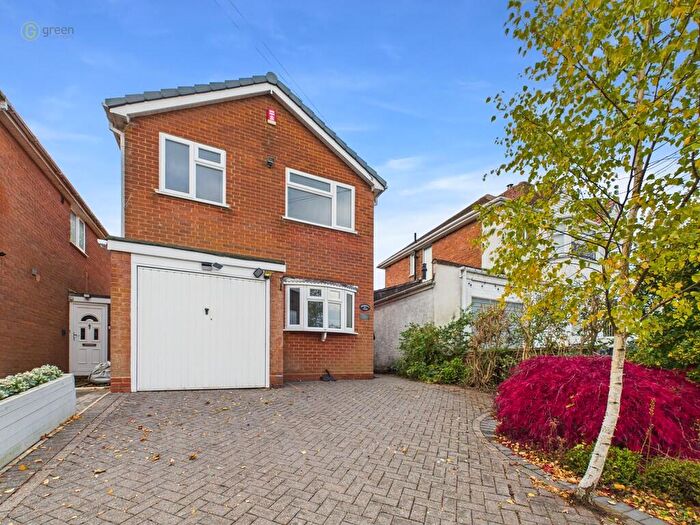 3 Bedroom Detached House For Sale In Blackberry Lane, Four Oaks, B74