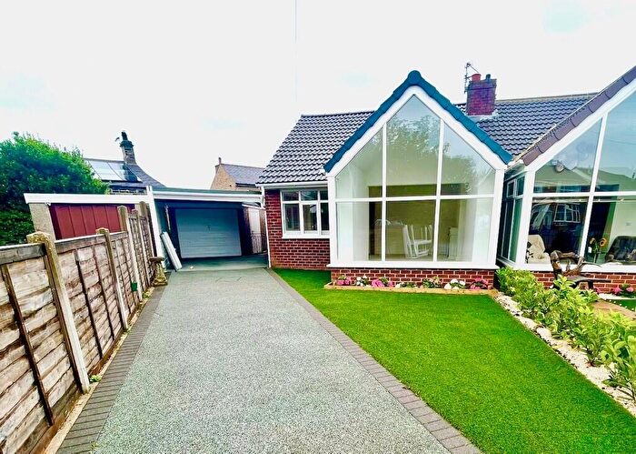 3 Bedroom Semi-Detached House For Sale In Smalewell Drive, Pudsey, LS28