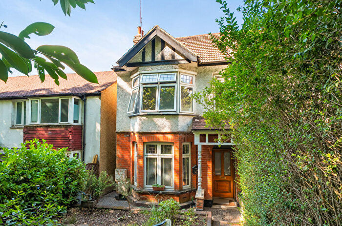 2 Bedroom Flat For Sale In Godstone Road, Purley, CR8