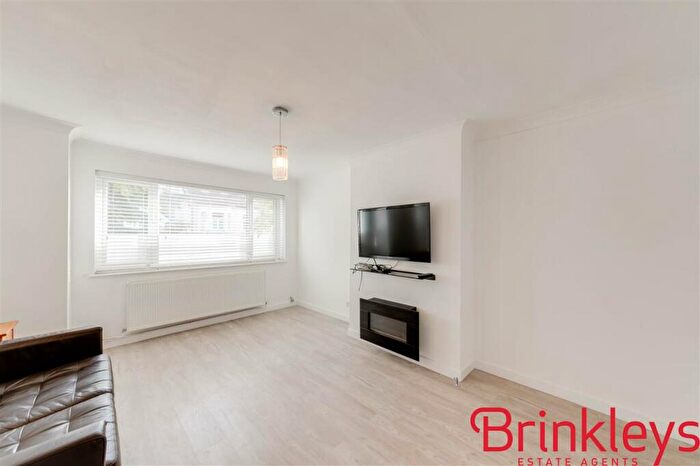 2 Bedroom Maisonette To Rent In Acacia Grove, London, KT3