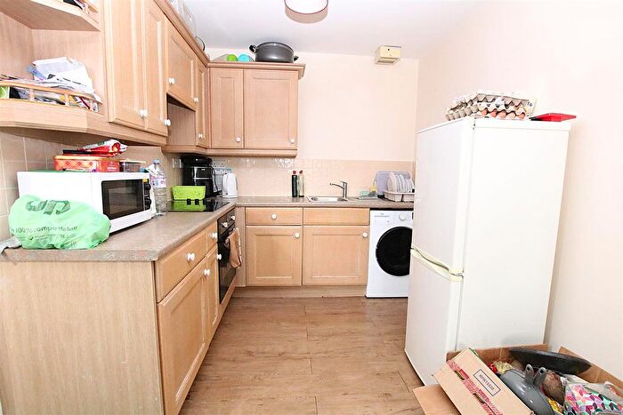 2 Bedroom Flat For Sale In Henry Bird Way, Northampton, NN4