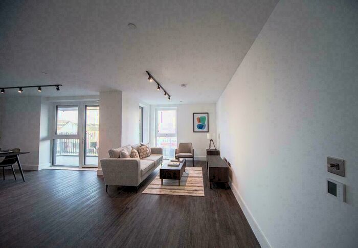 Apartment To Rent In Scrubs Lane, London, NW10