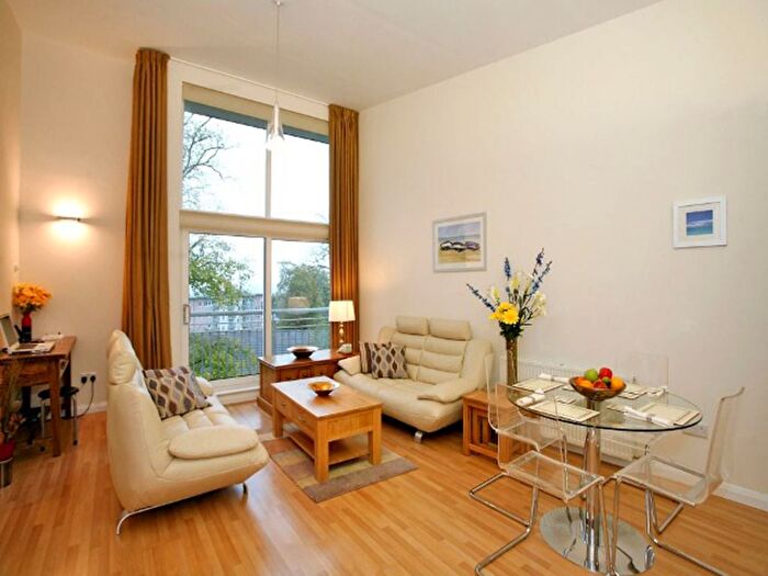 2 Bedroom Flat To Rent In Queens Crescent, West End, Aberdeen, AB15