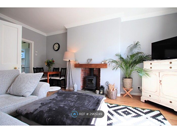 2 Bedroom Flat To Rent In Loganlea Gardens, Edinburgh, EH7