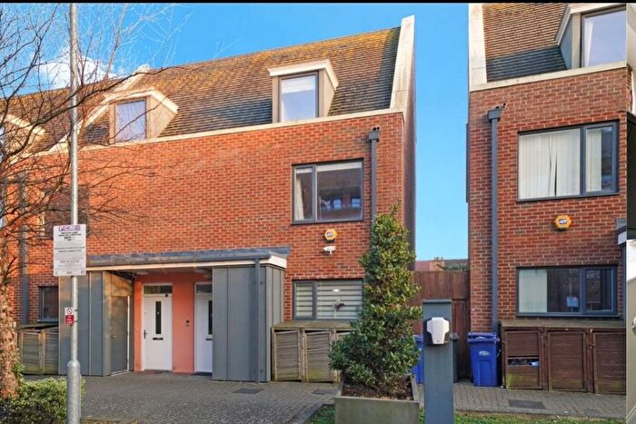 4 Bedroom Town House To Rent In Artisan Place, Harrow, Greater London, HA3