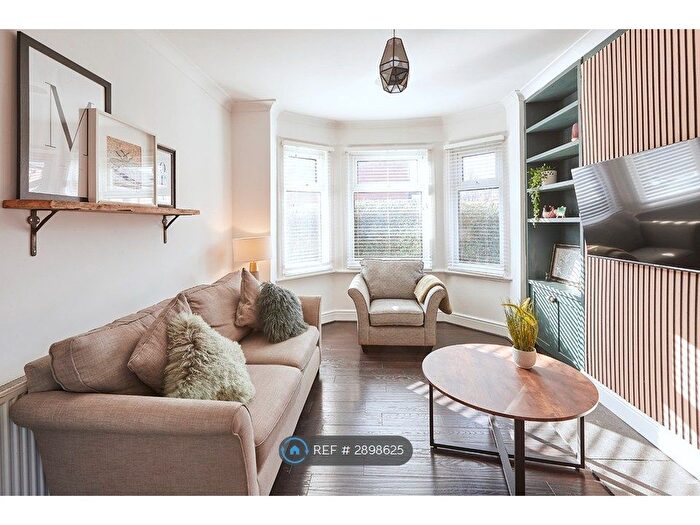 2 Bedroom End Terrace House To Rent In Fairfield St, Salford, M6