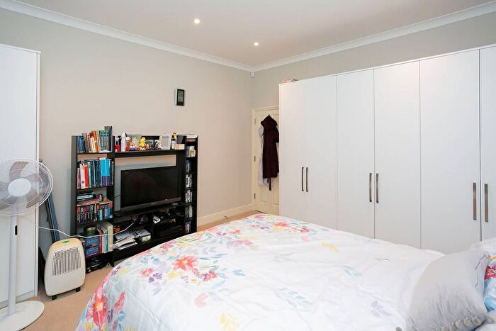 1 Bedroom Flat To Rent In Dwight Road, Watford, WD18