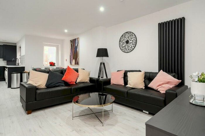 6 Bedroom Terraced House To Rent In Picton Road, Liverpool, Merseyside, L15