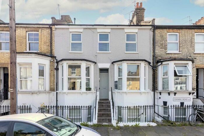3 Bedroom Flat To Rent In Coombe Road, London, W4
