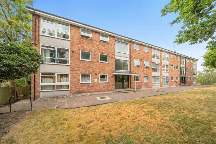 2 Bedroom Flat For Sale In Park Lane, Wembley, HA9
