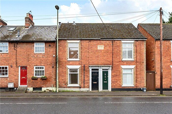 3 Bedroom Terraced House For Sale In Winchester Road, Romsey, Hampshire, SO51