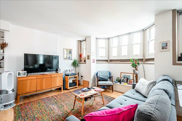 2 Bedroom Apartment To Rent In Nicholas House, Old Nichol Street, Shoreditch, E2