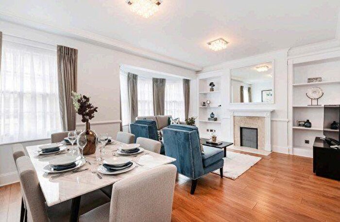 3 Bedroom Flat To Rent In Tilney Street, London, W1K