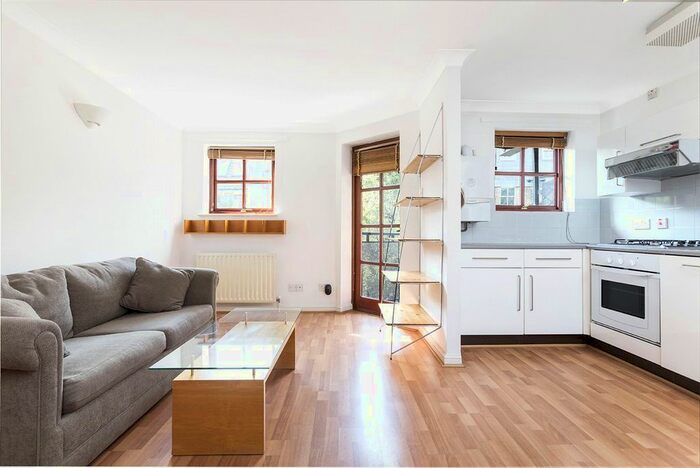 1 Bedroom Flat To Rent In Levyne Court, Pine Street, London, EC1R