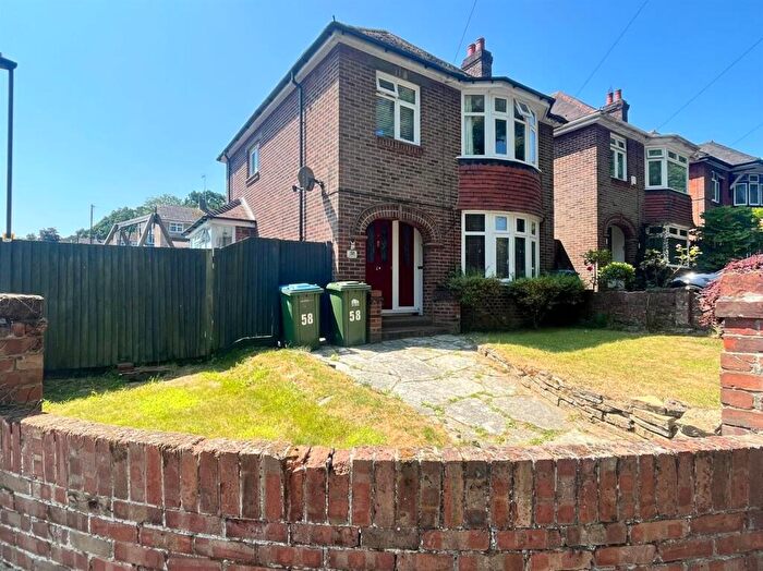 3 Bedroom Detached House For Sale In Eynham Avenue, Southampton, SO19