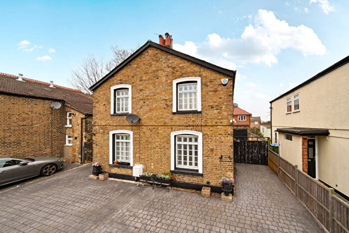 2 Bedroom Semi Detached House For Sale In Woolwich Road, Belvedere, DA17